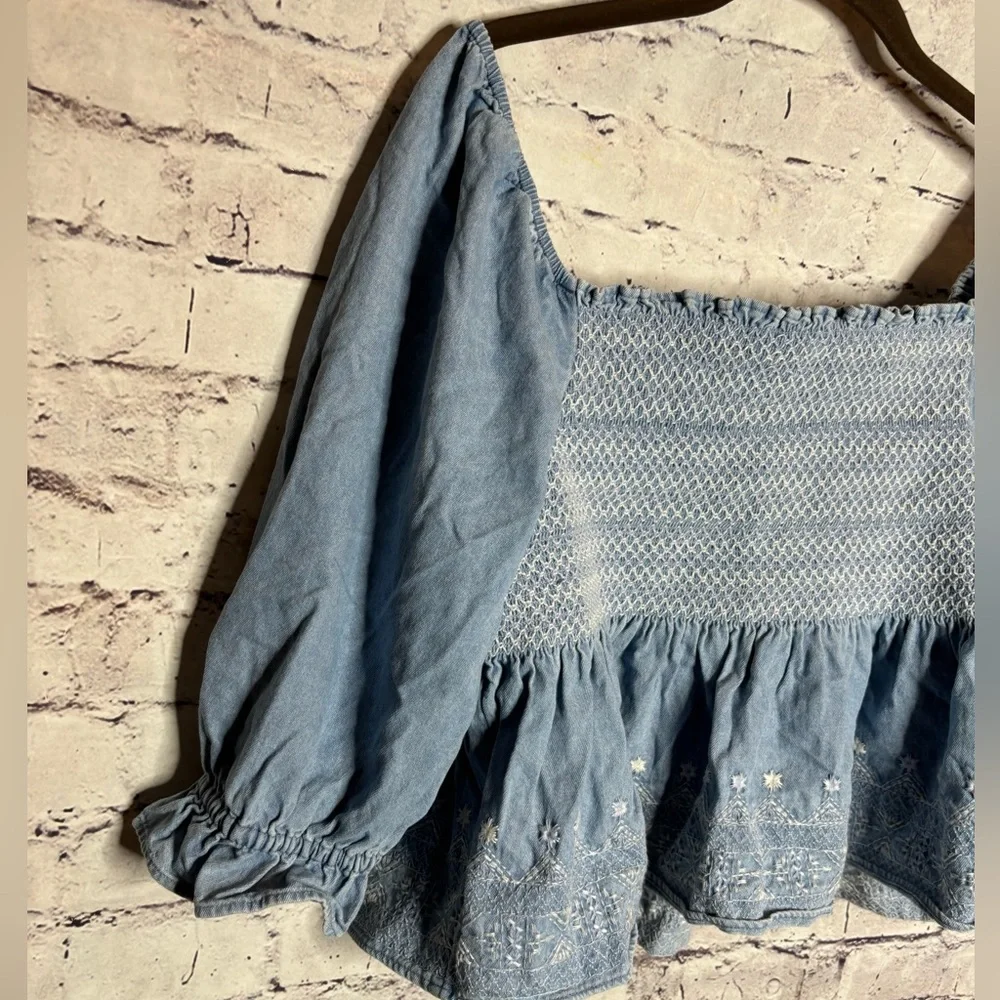 Medium American eagle cropped blue top with embroidered white detail - Picture 4 of 6